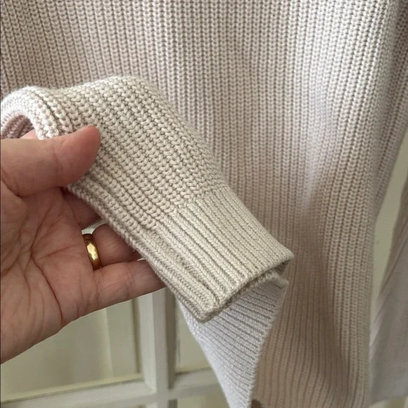 H&M Men's Light Beige Crewneck Sweater - Picture 7 of 9